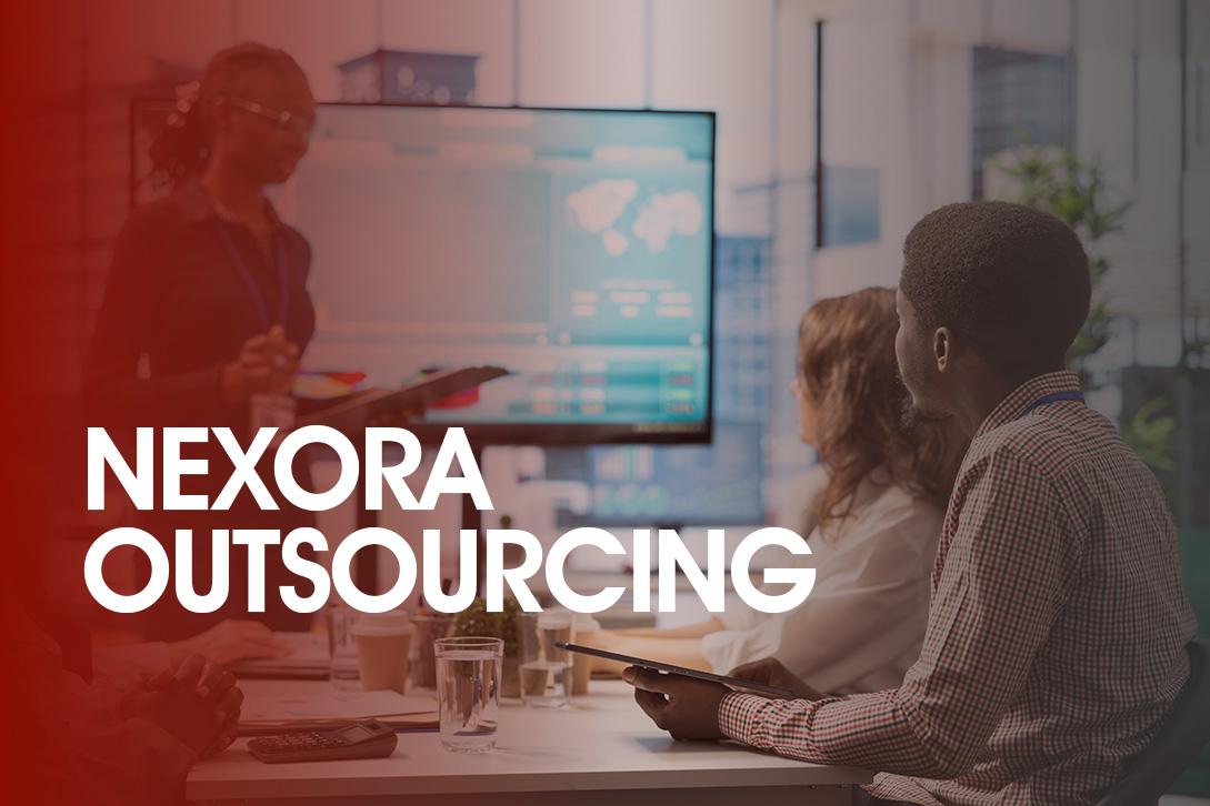 Agents Nexora au travail avec un client